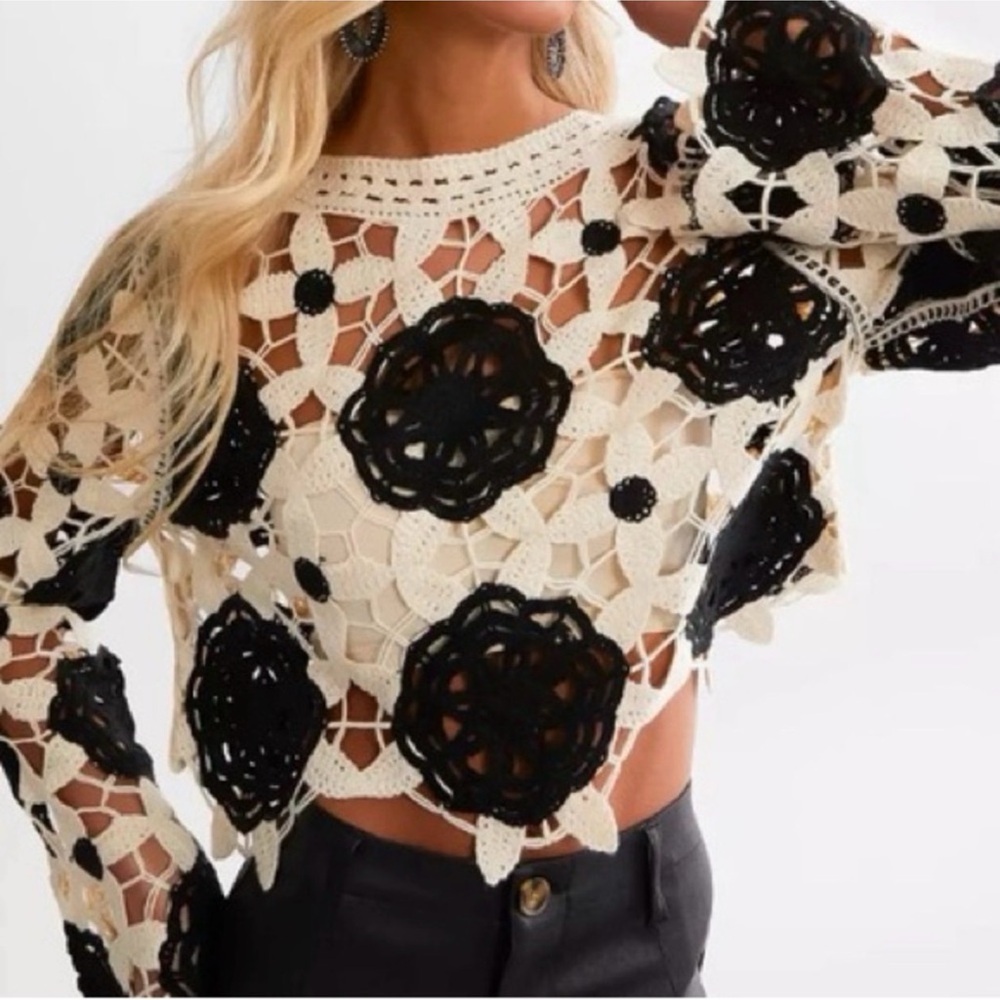 Cloth By Design Crochet Top Sweater Sz L Black Cream Floral Boho Crop Festival